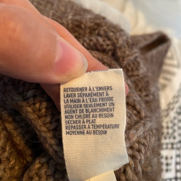 Comfortable sweater from American Eagle Outfitters - Picture 6 of 6